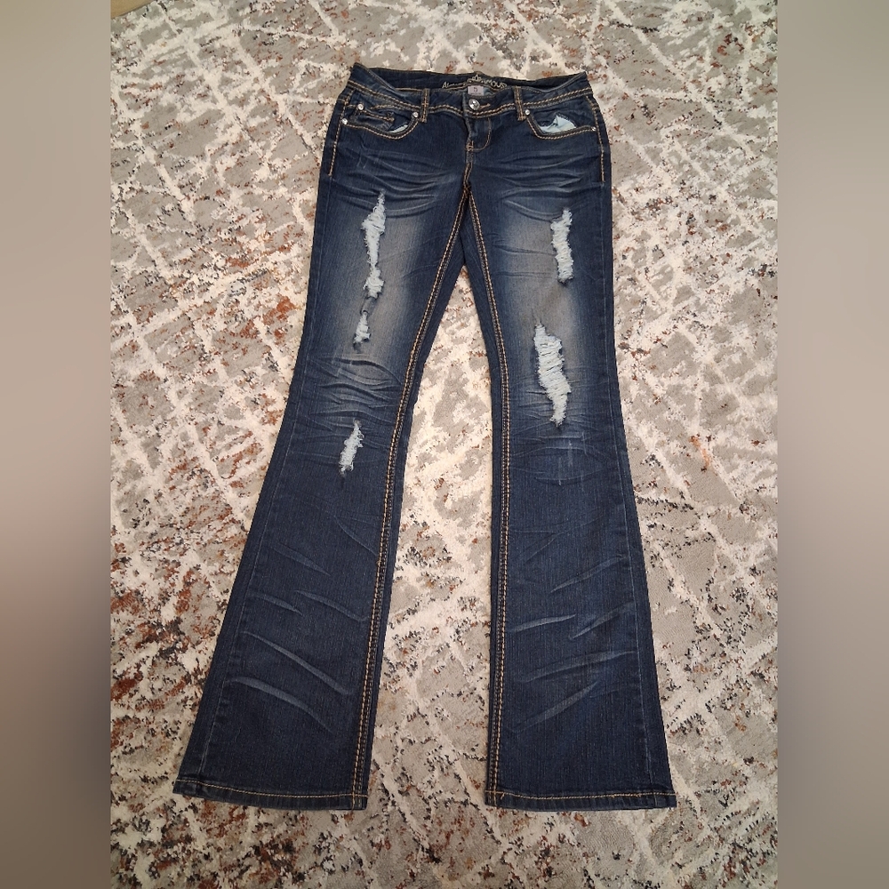 Stylish Blue Distressed Women Jeans